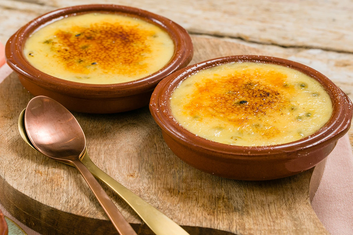 Crème Brûlée mit Passionsfrüchten